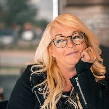 Lynn Painter